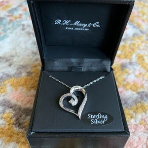 NWT DIAMOND NECKLACE!